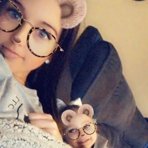 Meet your Posher, Alexis